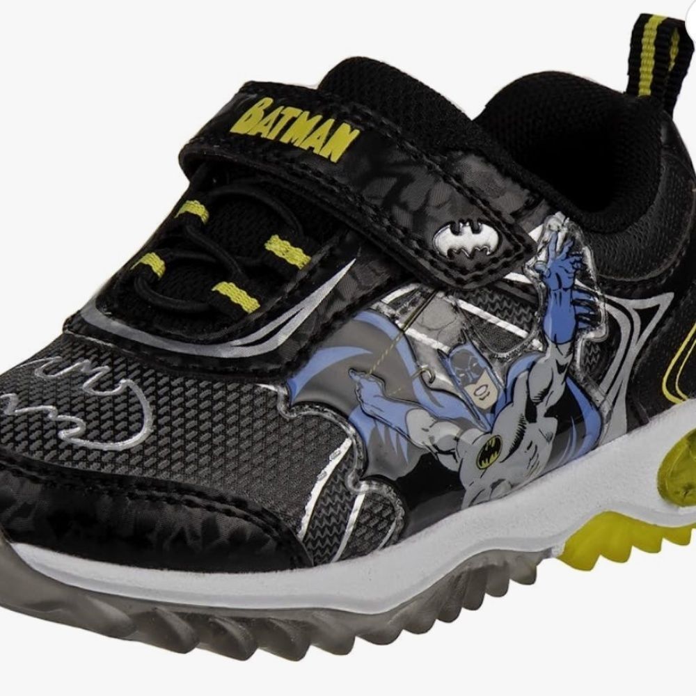 Batman Kids Unisex-Child Batman Themed Sneaker light-up